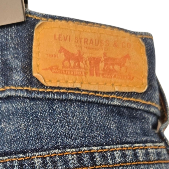 Levi Strauss Classic Blue Women's Jeans Size 15 EUC - Picture 4 of 5